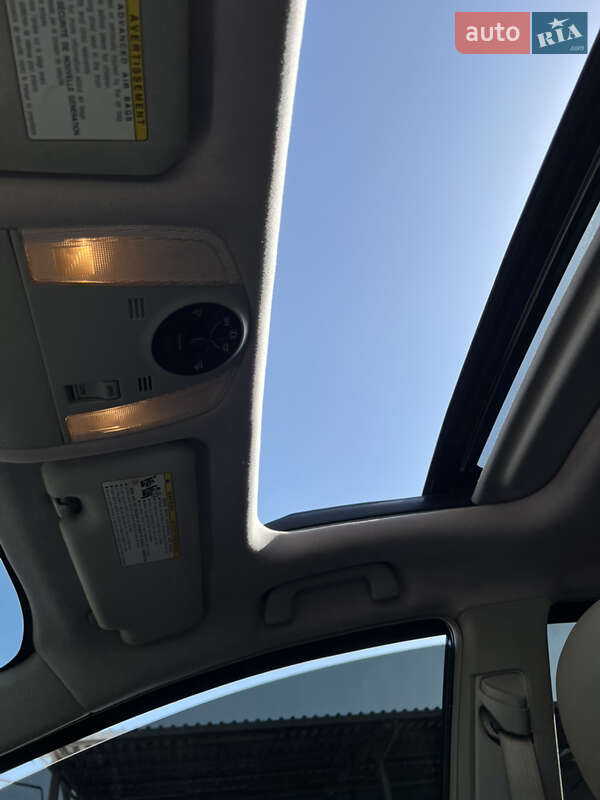 Хэтчбек Toyota Prius 2014 в Киеве