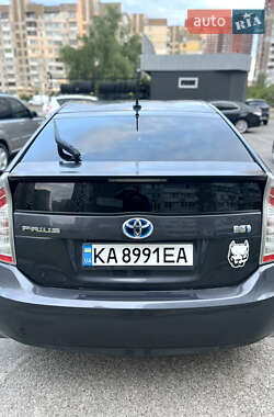 Хетчбек Toyota Prius 2012 в 