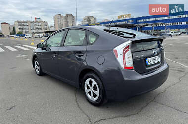 Хетчбек Toyota Prius 2012 в 