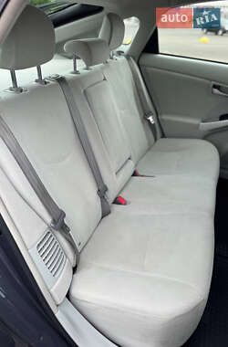 Хетчбек Toyota Prius 2012 в 