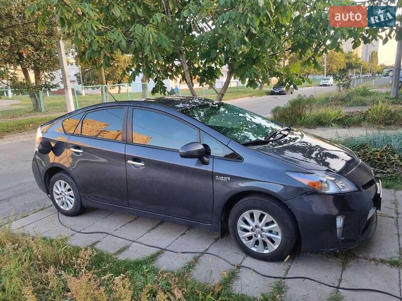 Хетчбек Toyota Prius 2014 в Харкові