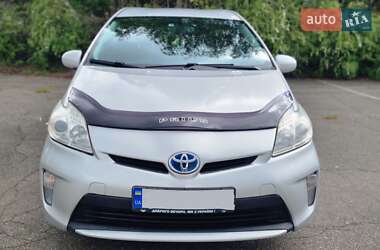 Хэтчбек Toyota Prius 2012 в 