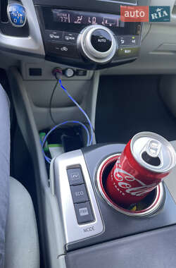 Хэтчбек Toyota Prius 2011 в 