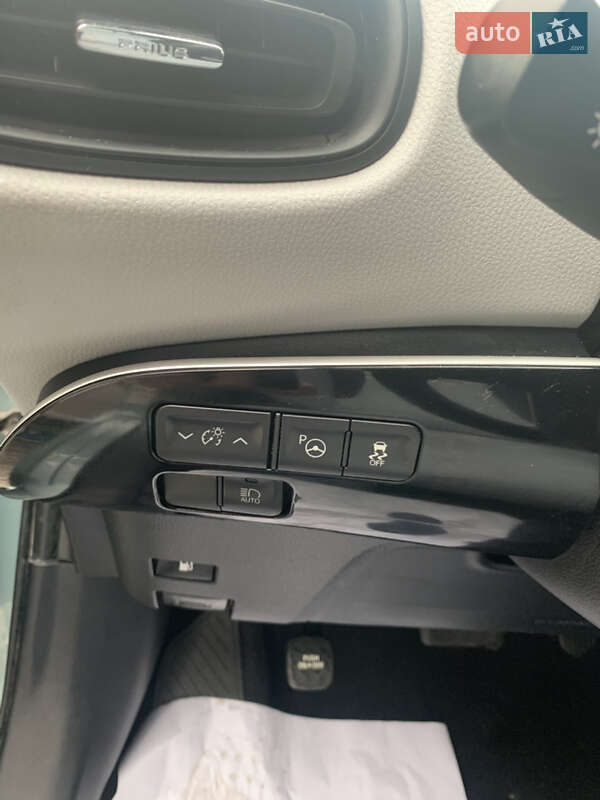 Хэтчбек Toyota Prius 2018 в Броварах