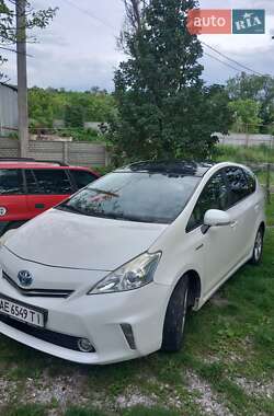 Хэтчбек Toyota Prius 2012 в 