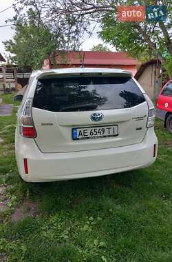 Хэтчбек Toyota Prius 2012 в 