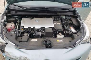 Хэтчбек Toyota Prius 2017 в 