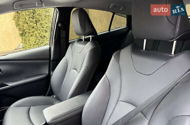 Хэтчбек Toyota Prius 2021 в 