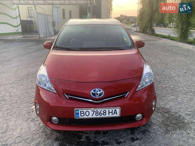 Универсал Toyota Prius 2014 в Тернополе