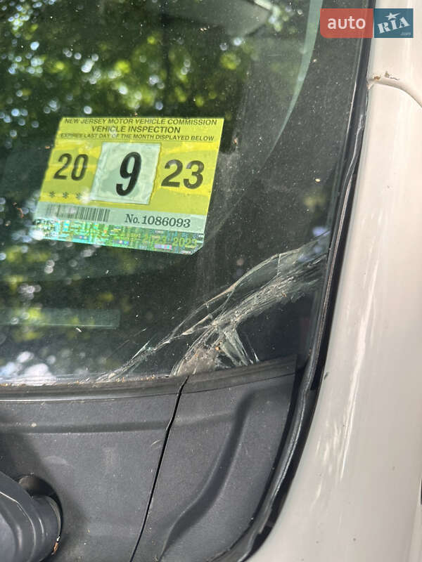 Хэтчбек Toyota Prius 2013 в Киеве