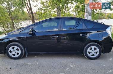 Хэтчбек Toyota Prius 2010 в 