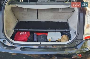 Хэтчбек Toyota Prius 2010 в 