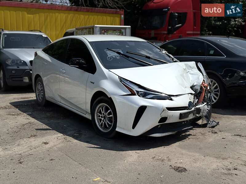 Хетчбек Toyota Prius 2022 в 