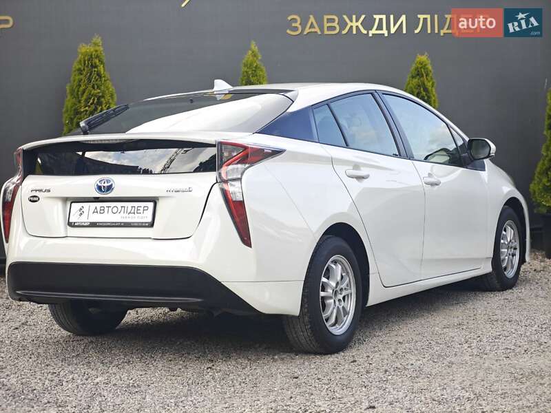 Хэтчбек Toyota Prius 2016 в Одессе