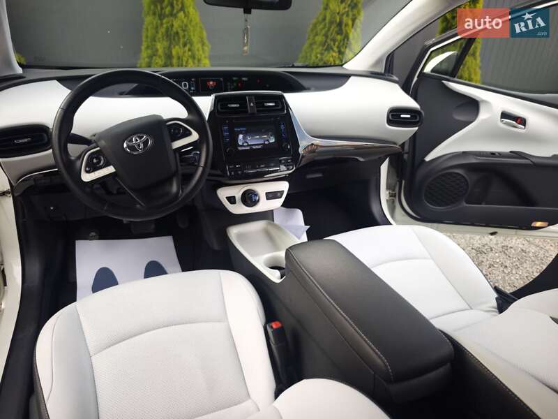 Хэтчбек Toyota Prius 2016 в Одессе
