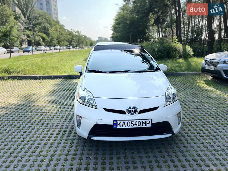 Хэтчбек Toyota Prius 2014 в Киеве