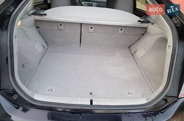 Хэтчбек Toyota Prius 2014 в 
