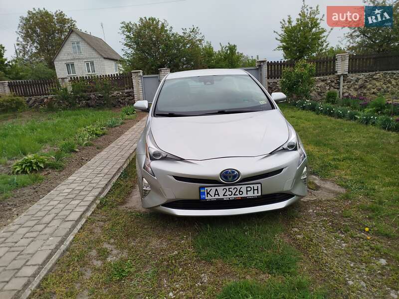 Хетчбек Toyota Prius 2016 в Фастові