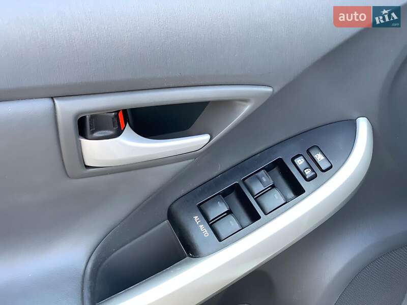Хэтчбек Toyota Prius 2010 в Виннице