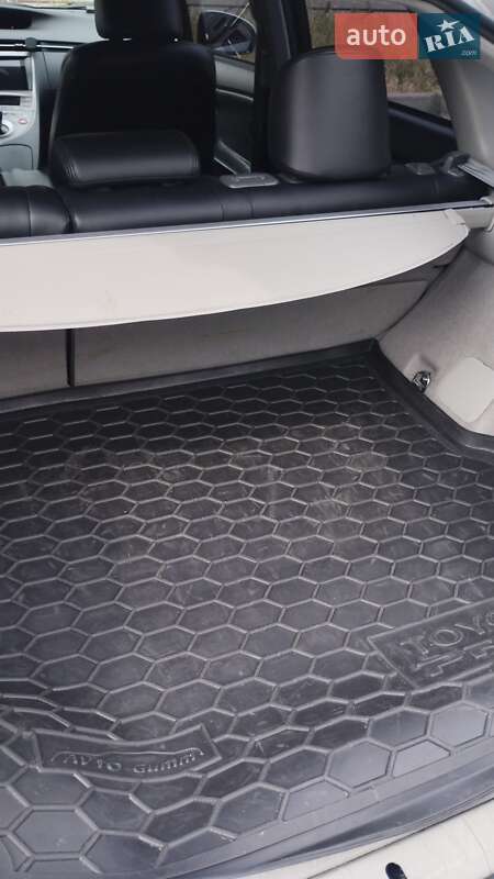 Хетчбек Toyota Prius 2014 в Києві