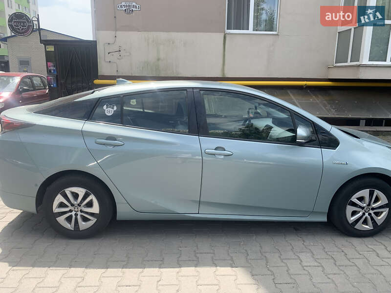 Хэтчбек Toyota Prius 2018 в Броварах