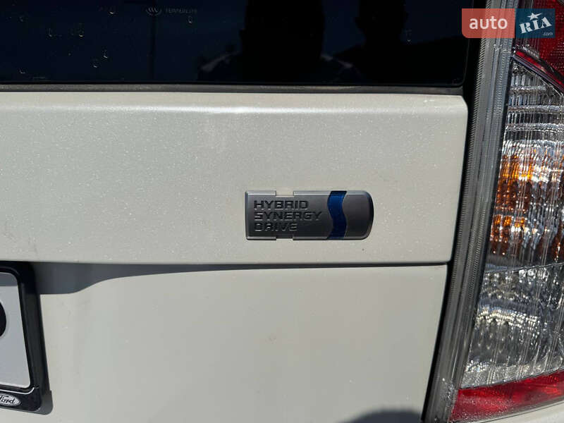 Хэтчбек Toyota Prius 2014 в Львове