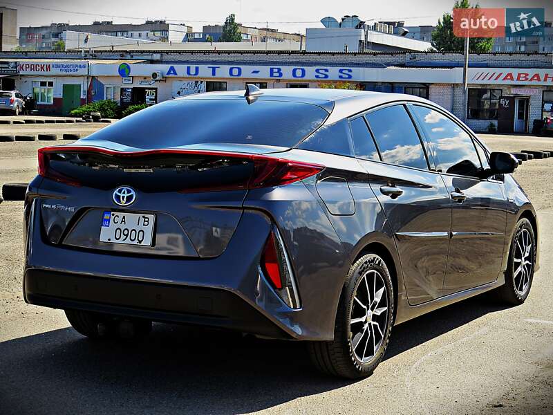 Хетчбек Toyota Prius 2017 в Черкасах
