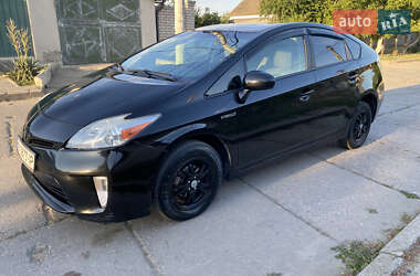 Хэтчбек Toyota Prius 2015 в 