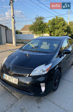 Хэтчбек Toyota Prius 2015 в 