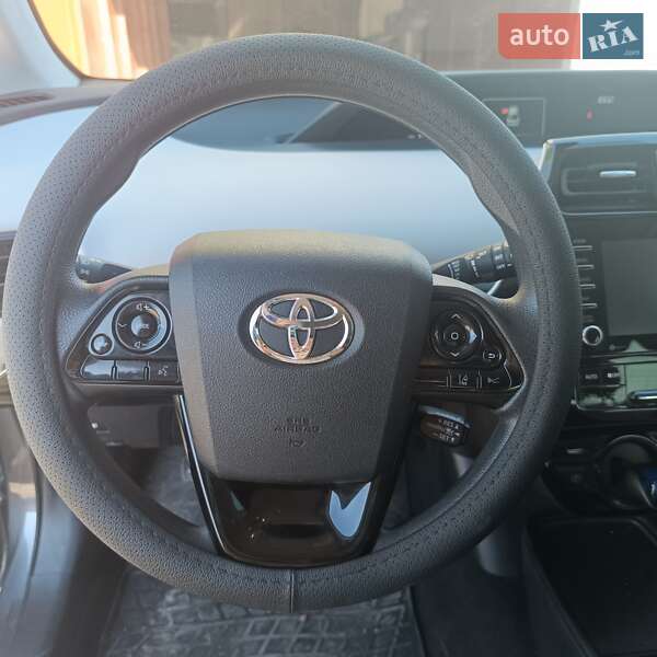 Хетчбек Toyota Prius 2022 в Дніпрі