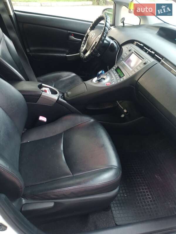 Хэтчбек Toyota Prius 2013 в Днепре
