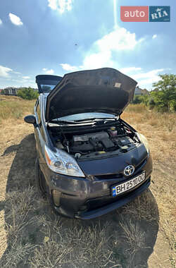 Хэтчбек Toyota Prius 2013 в 