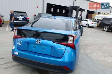 Хэтчбек Toyota Prius 2022 в 