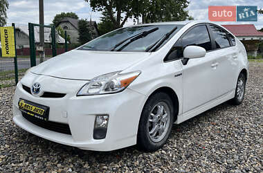 Хетчбек Toyota Prius 2010 в 