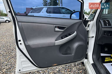 Хетчбек Toyota Prius 2010 в 