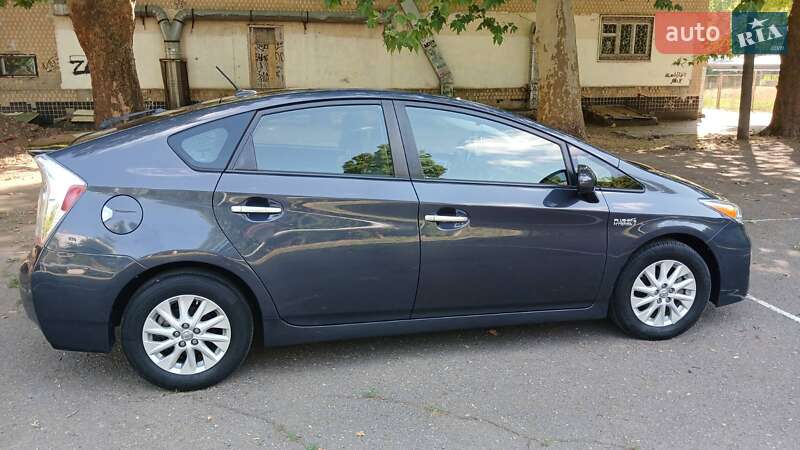 Хэтчбек Toyota Prius 2013 в Одессе
