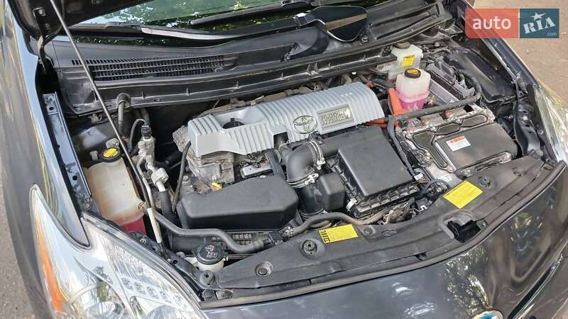 Хэтчбек Toyota Prius 2013 в Одессе