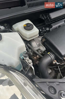Хетчбек Toyota Prius 2005 в Луцьку
