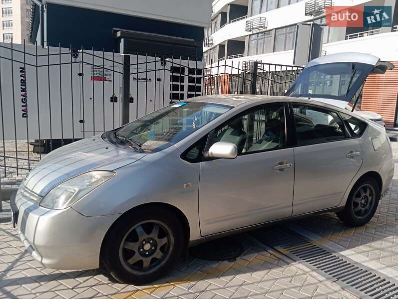 Хетчбек Toyota Prius 2004 в Барвінковому