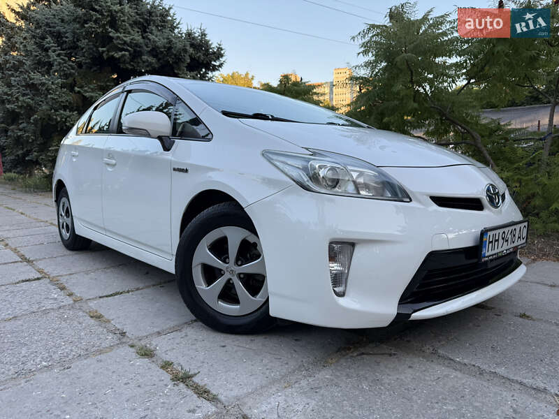 Хэтчбек Toyota Prius 2014 в Одессе