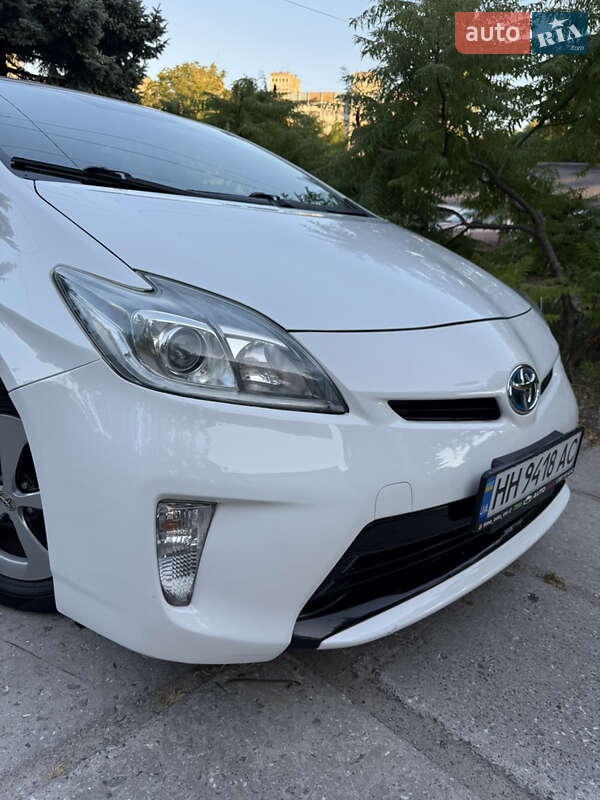 Хэтчбек Toyota Prius 2014 в Одессе