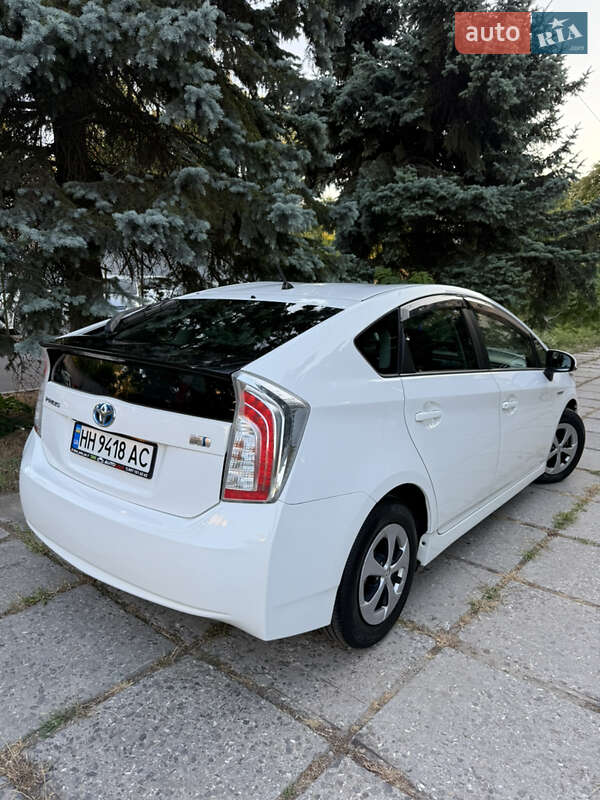 Хэтчбек Toyota Prius 2014 в Одессе