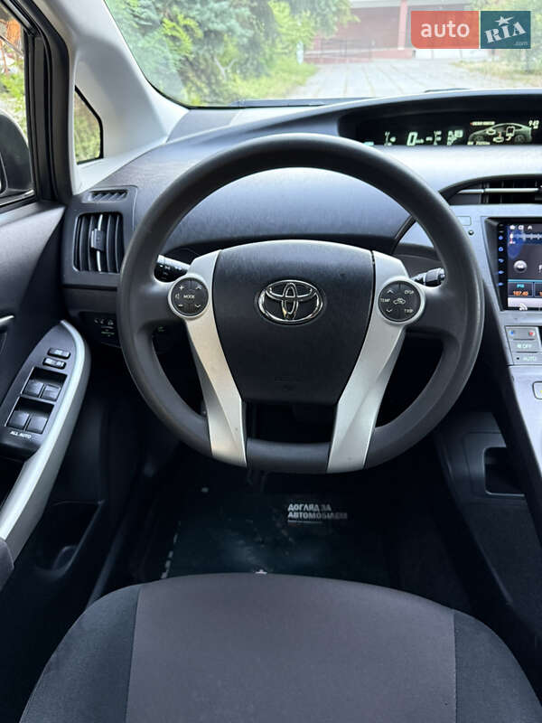 Хэтчбек Toyota Prius 2014 в Одессе