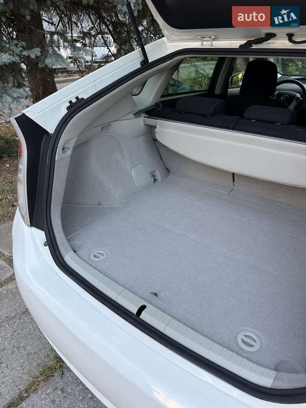 Хэтчбек Toyota Prius 2014 в Одессе