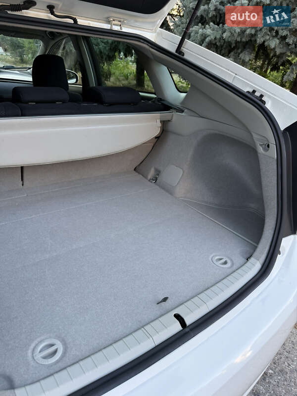 Хэтчбек Toyota Prius 2014 в Одессе