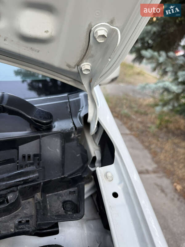 Хэтчбек Toyota Prius 2014 в Одессе