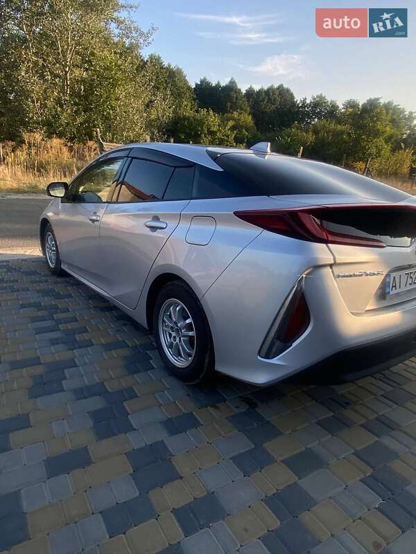 Хэтчбек Toyota Prius 2019 в Вышгороде