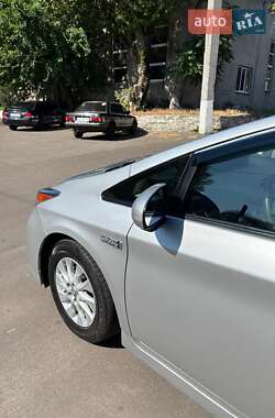Хэтчбек Toyota Prius 2013 в 