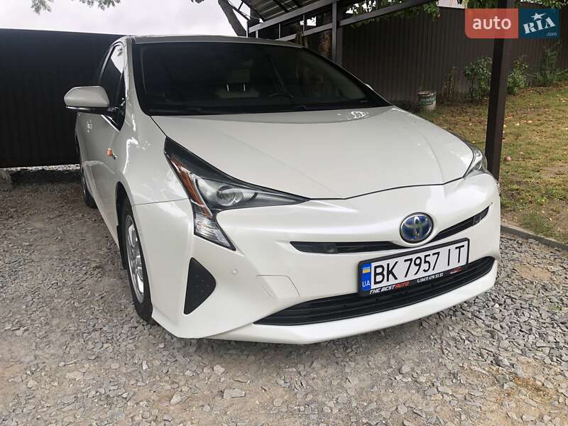 Хэтчбек Toyota Prius 2018 в Ровно фото Хэтчбек Toyota Prius 2018 в Ровно