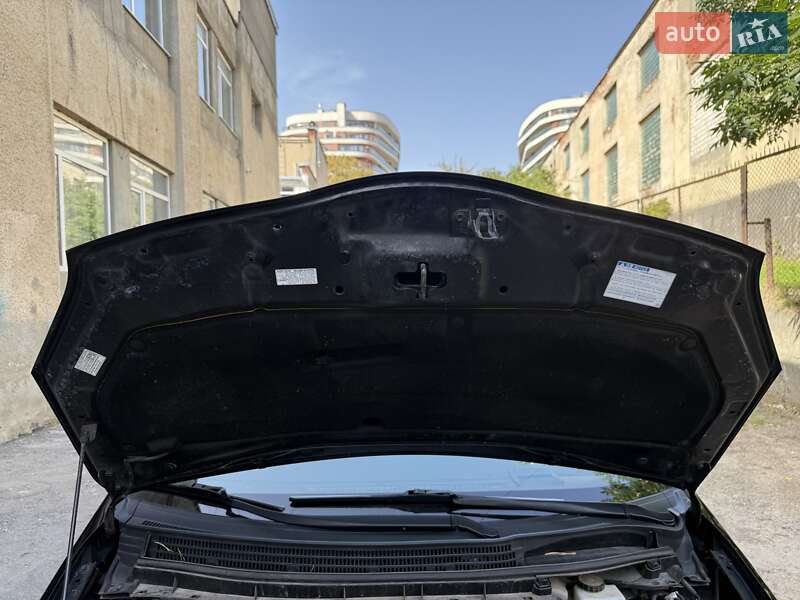 Хетчбек Toyota Prius 2010 в Львові